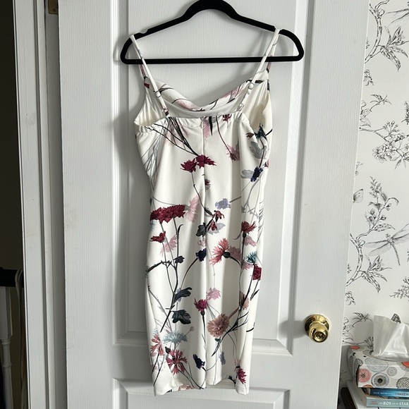 Floral mini dress - Picture 2 of 5